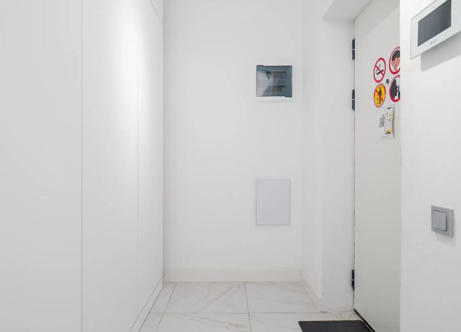 אלמטי Terra One Room Apartments