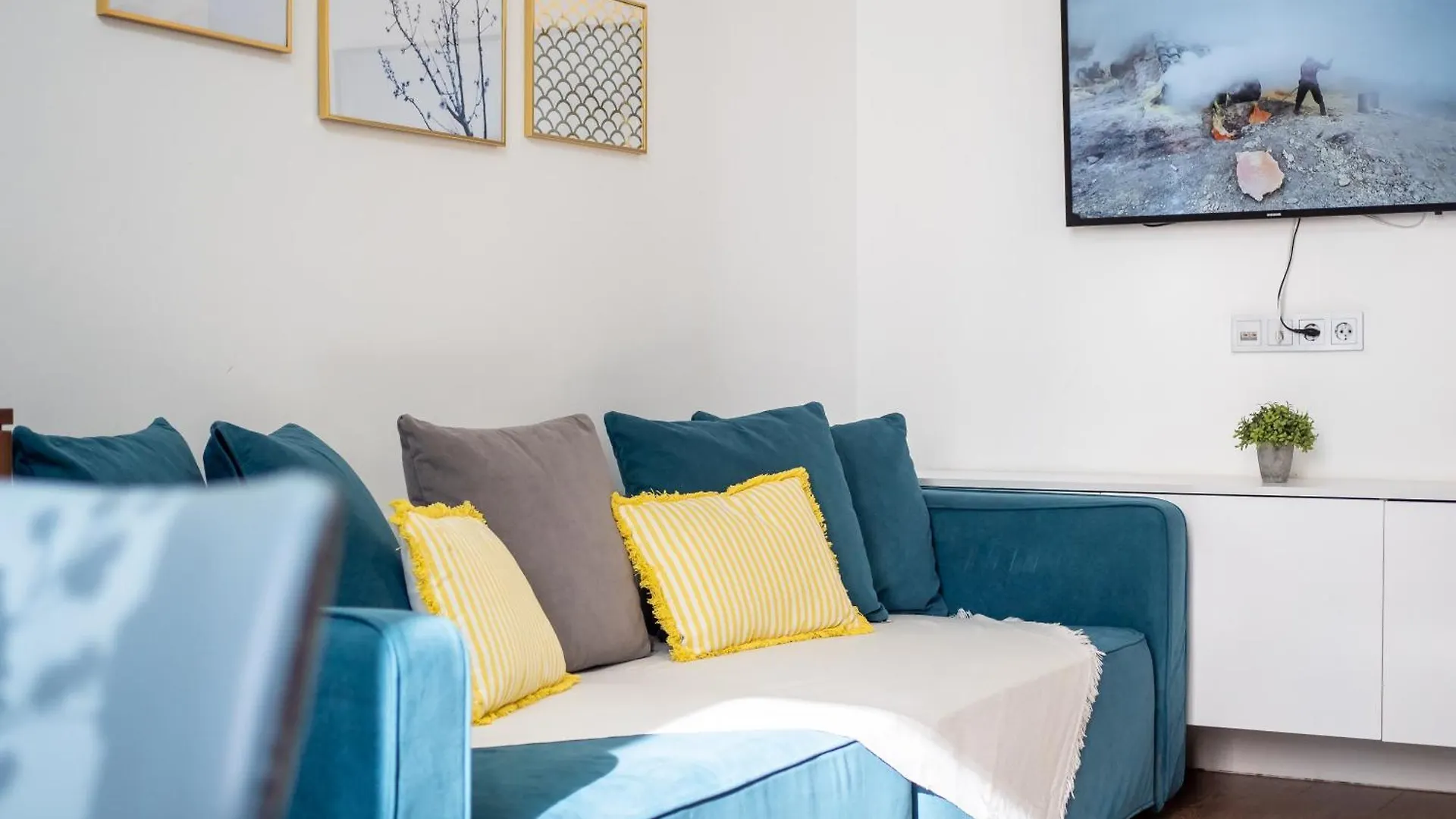 אלמטי Terra One Room Apartments